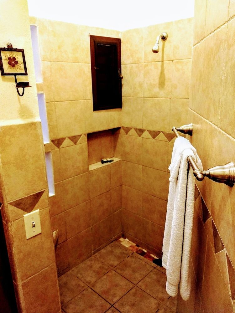 Casita de Maya Boutique Hotel Deluxe Room, 1 Queen Bed, Accessible, Pool View 4