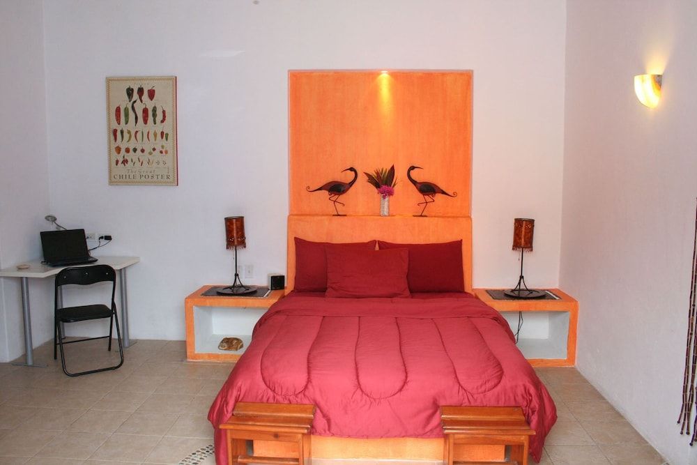 Casita de Maya Boutique Hotel Deluxe Room, 1 Queen Bed, Accessible, Pool View 3