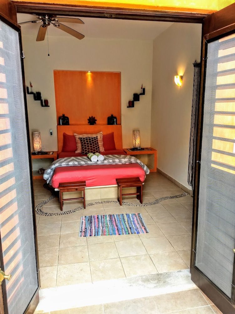 Casita de Maya Boutique Hotel Deluxe Room, 1 Queen Bed, Accessible, Pool View 6