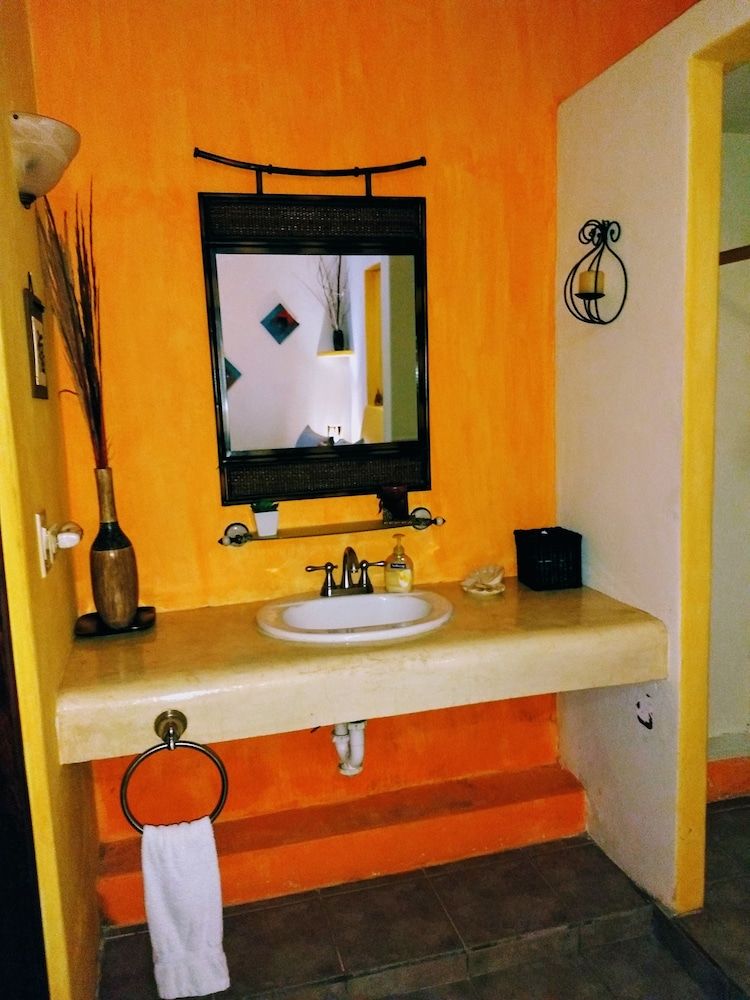 Casita de Maya Boutique Hotel Deluxe Room, 1 King Bed, Pool View 6