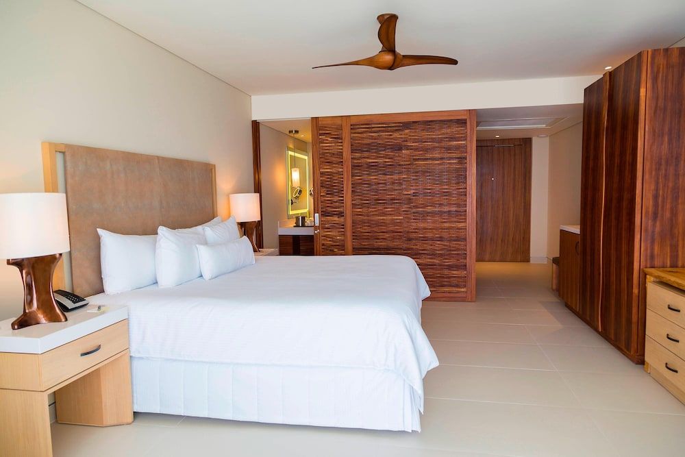 Classic Room, 1 King Bed, Non Smoking, Ocean View