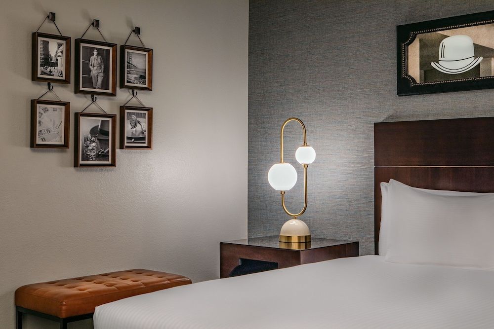 Hotel Adagio, Autograph Collection Room, 1 Queen Bed (Mobility Accessible, Tub) 2