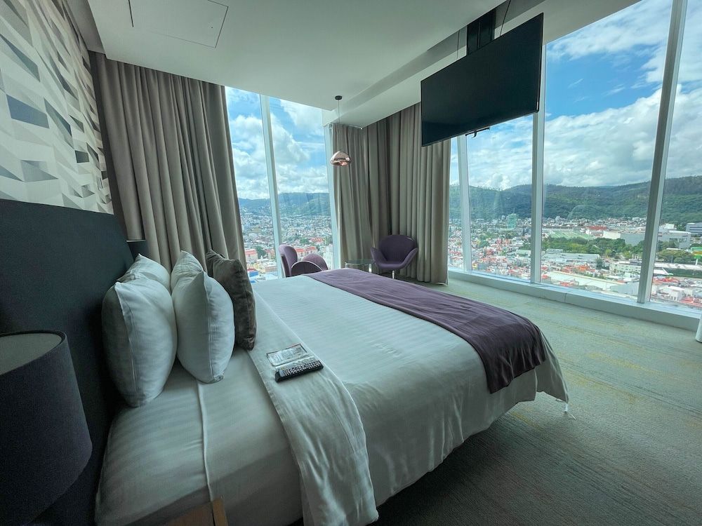 Hotel Belo Grand Morelia Master Suite 1 king bed and 2 Double Bed 5