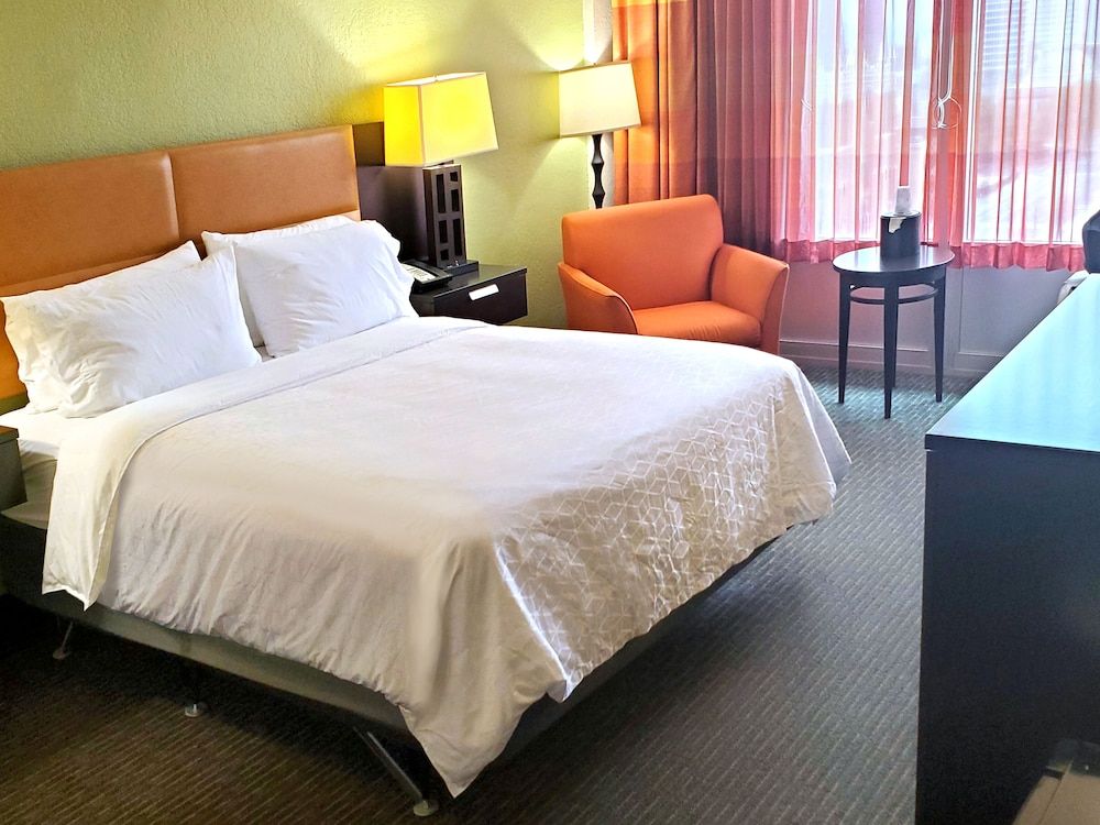 Room, 2 Queen Beds, Accessible, Non Smoking (Bathtub)