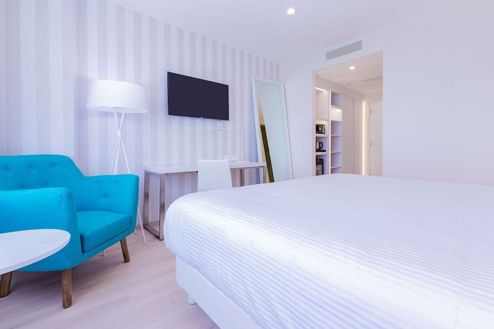 NH Puebla Finsa Standard Room