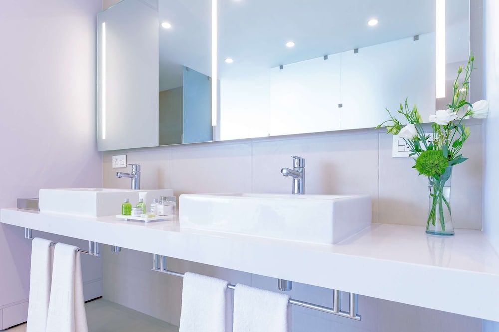 NH Puebla Finsa Standard Room 5