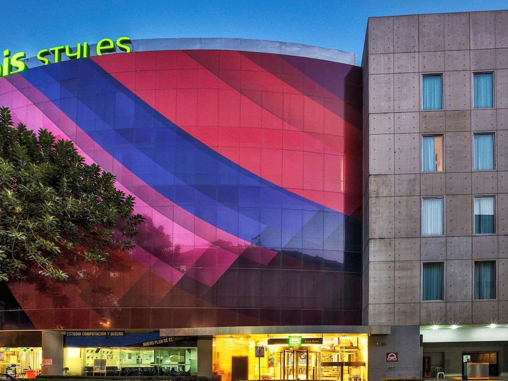 undefined ibis Styles Mexico Reforma 8