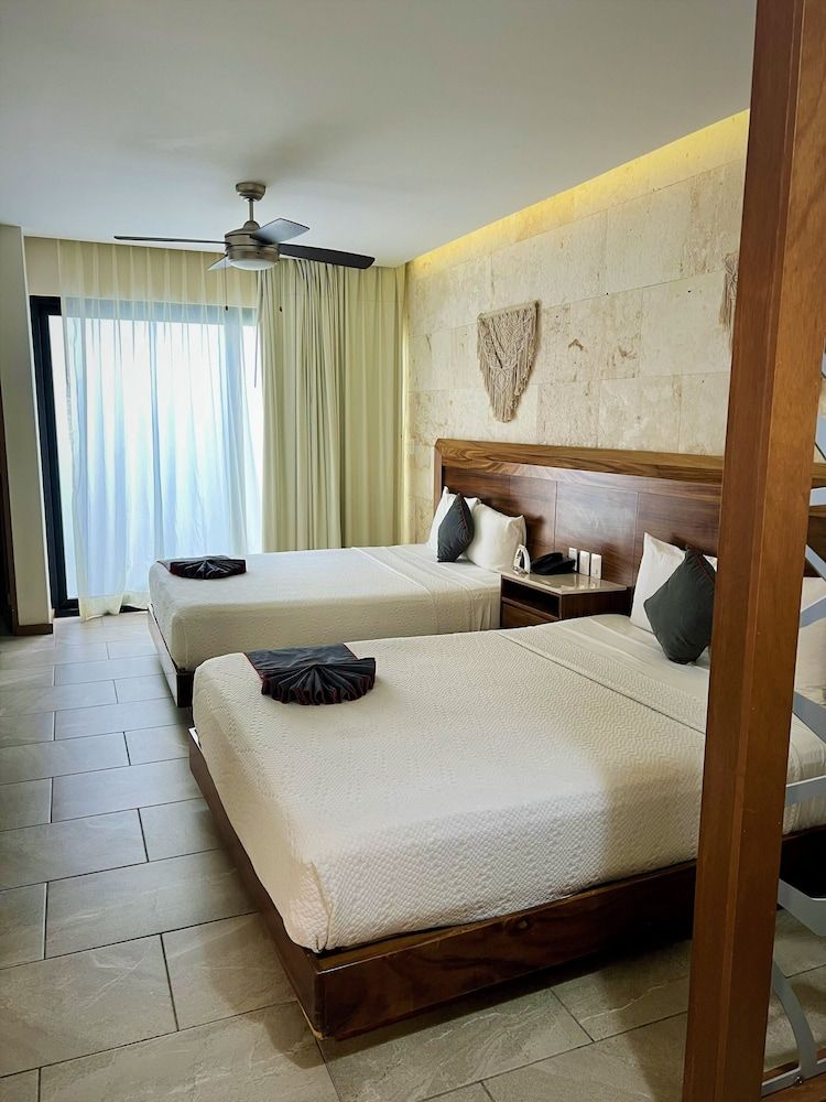 Hotel Grand Fifty Suites Comfort Suite, Multiple Beds 3