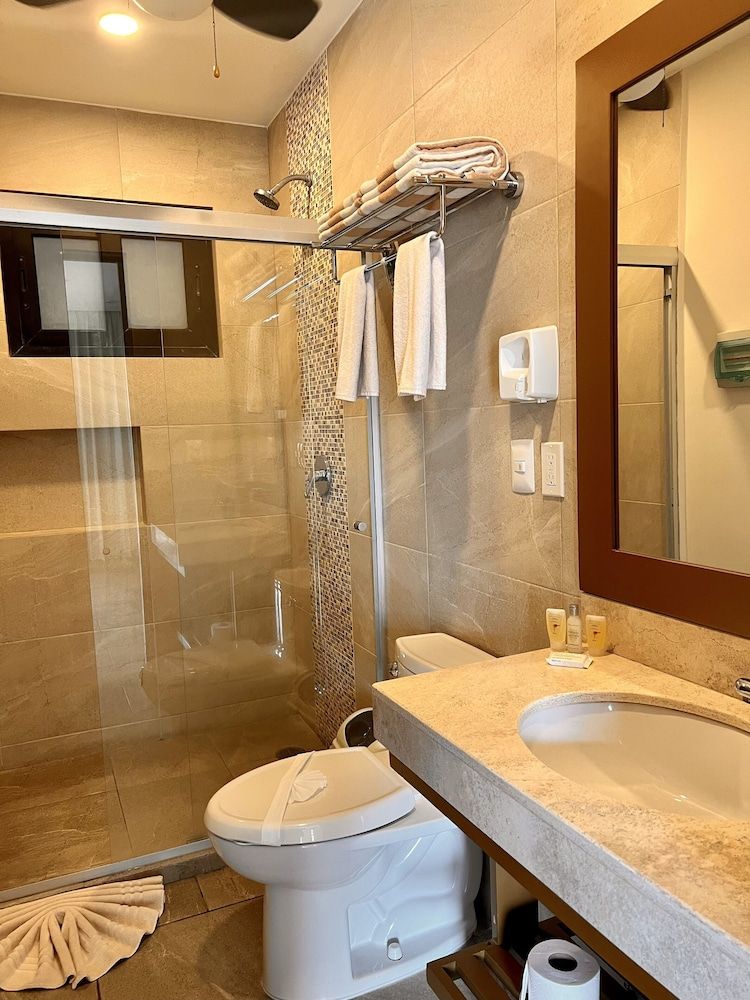 Hotel Grand Fifty Suites Comfort Suite, Multiple Beds 4