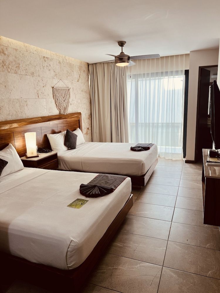 Hotel Grand Fifty Suites Comfort Suite, Multiple Beds 2