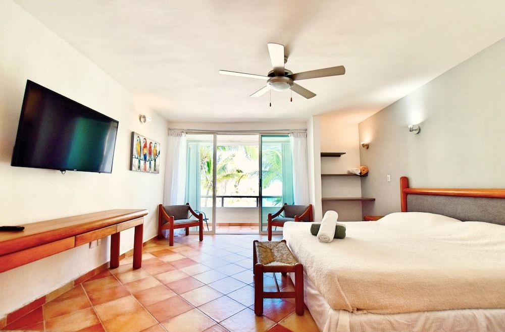 Solymar Condo by Casago Deluxe Room 4