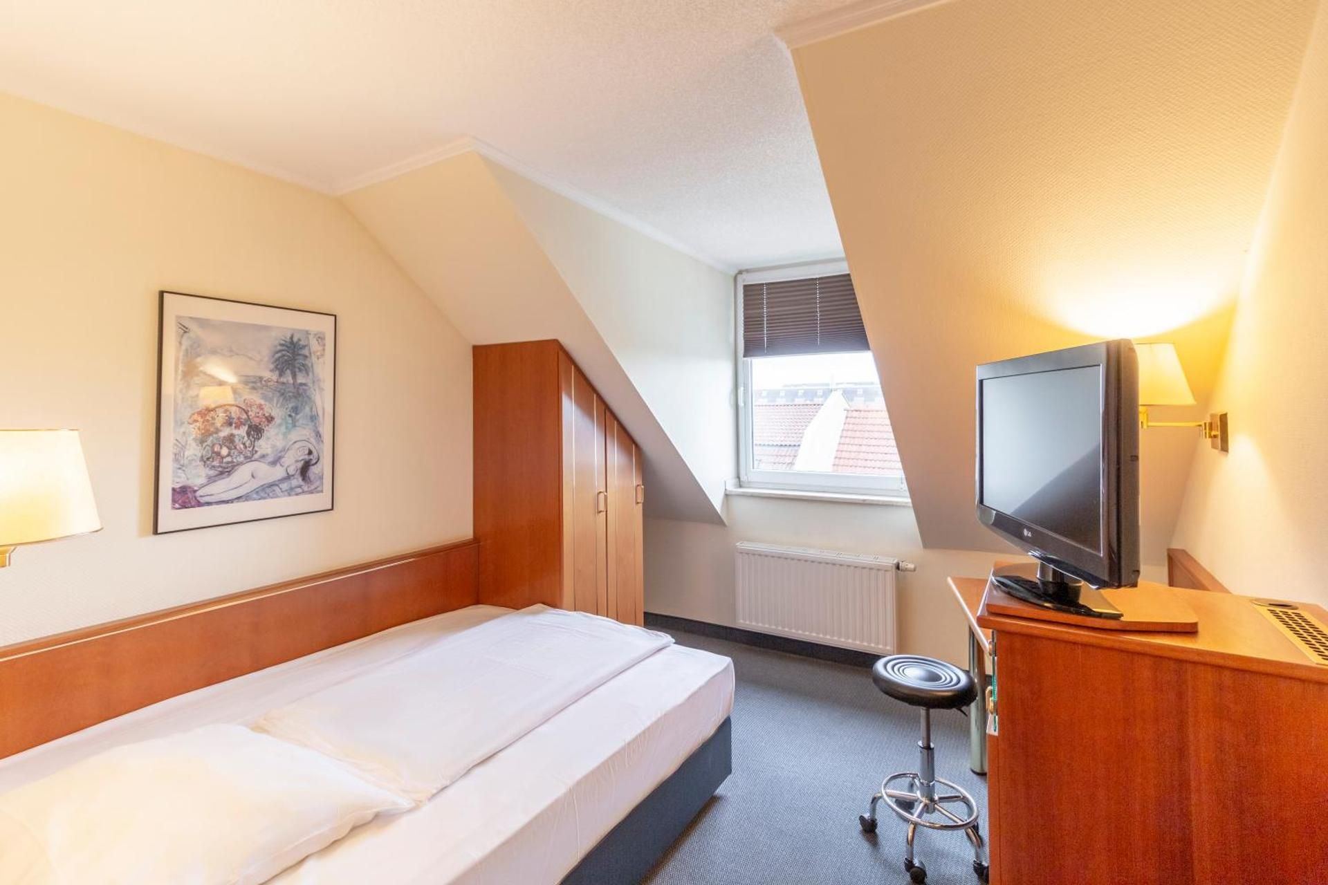 Standard Single Room