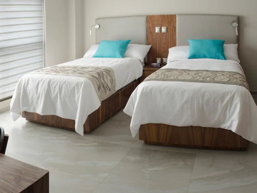 JTowers Executive Room (2 single beds) 2