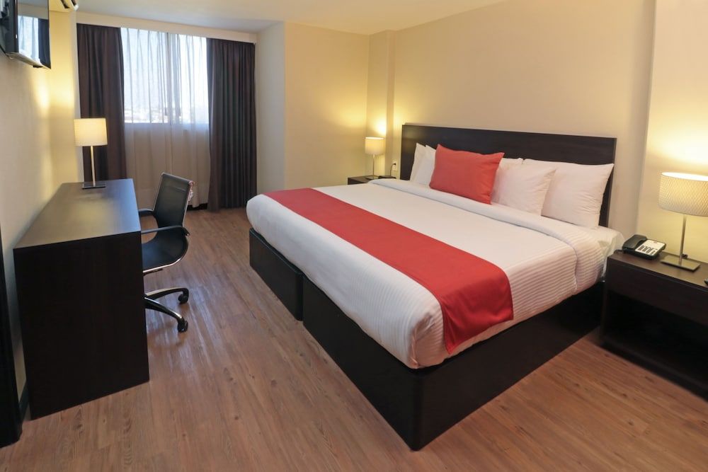 Standard Room, 1 King Bed, Non Smoking