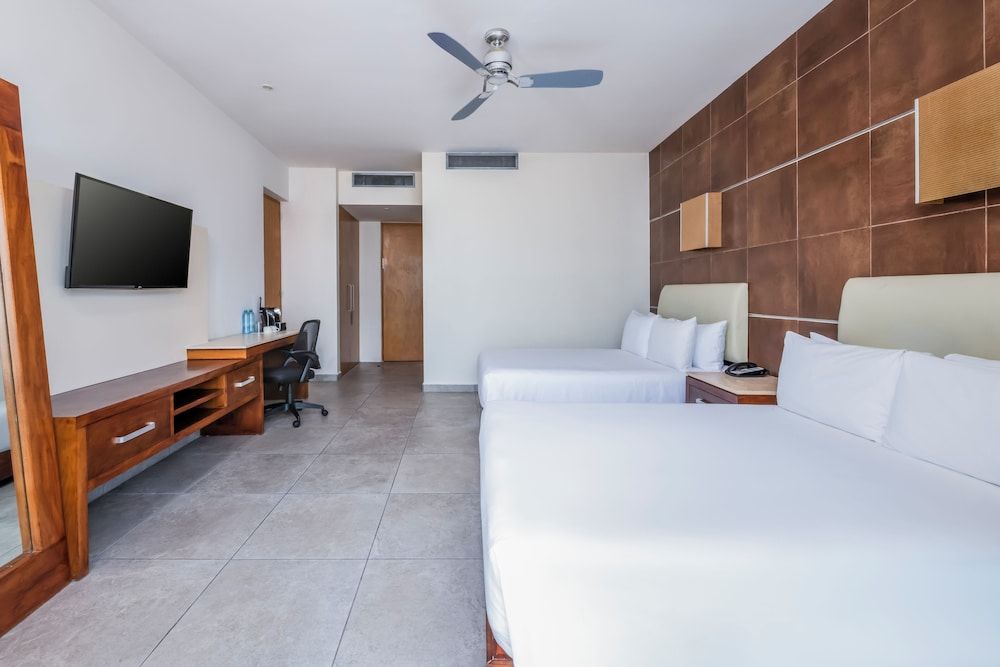 Krystal Urban Cancun & Beach Club Krazy Non Refundable (Free Beach Club Access) 3