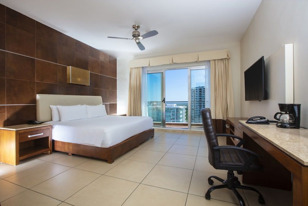 undefined Krystal Urban Cancun & Beach Club