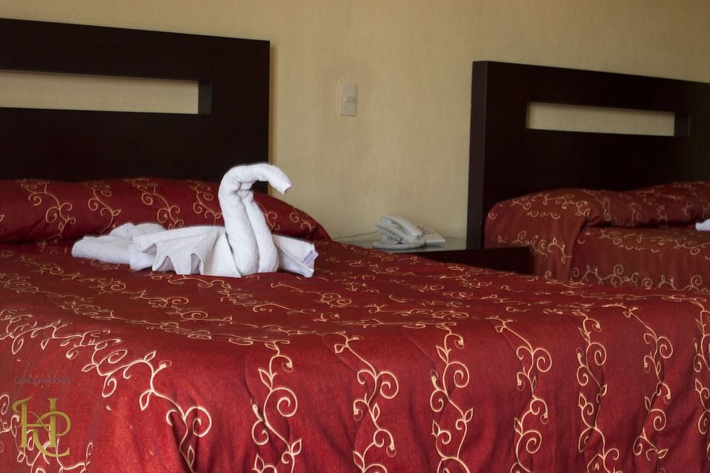 Hotel Conquistadores Standard Double Room, 2 Double Beds 4