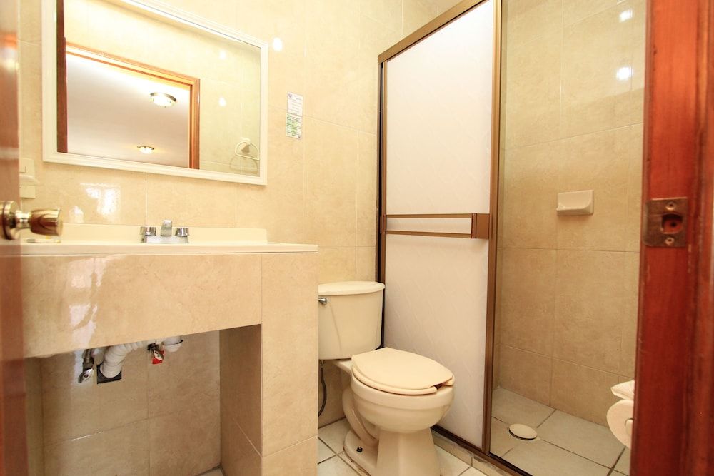 Hotel Conquistadores Standard Double Room, 2 Double Beds 6