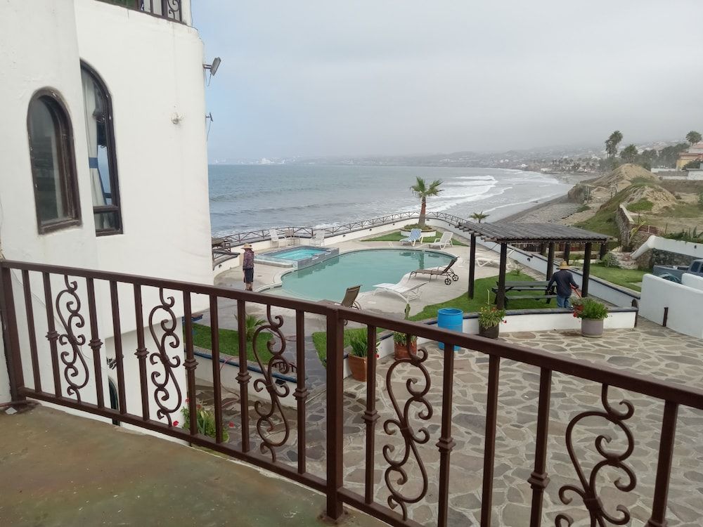 Casa Playa Baja Family Duplex, 2 Bedrooms, Beach View, Poolside 7