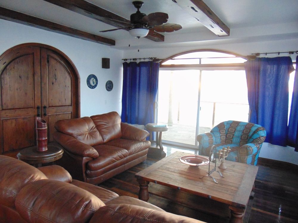 Casa Playa Baja Family Duplex, 2 Bedrooms, Beach View, Poolside 13