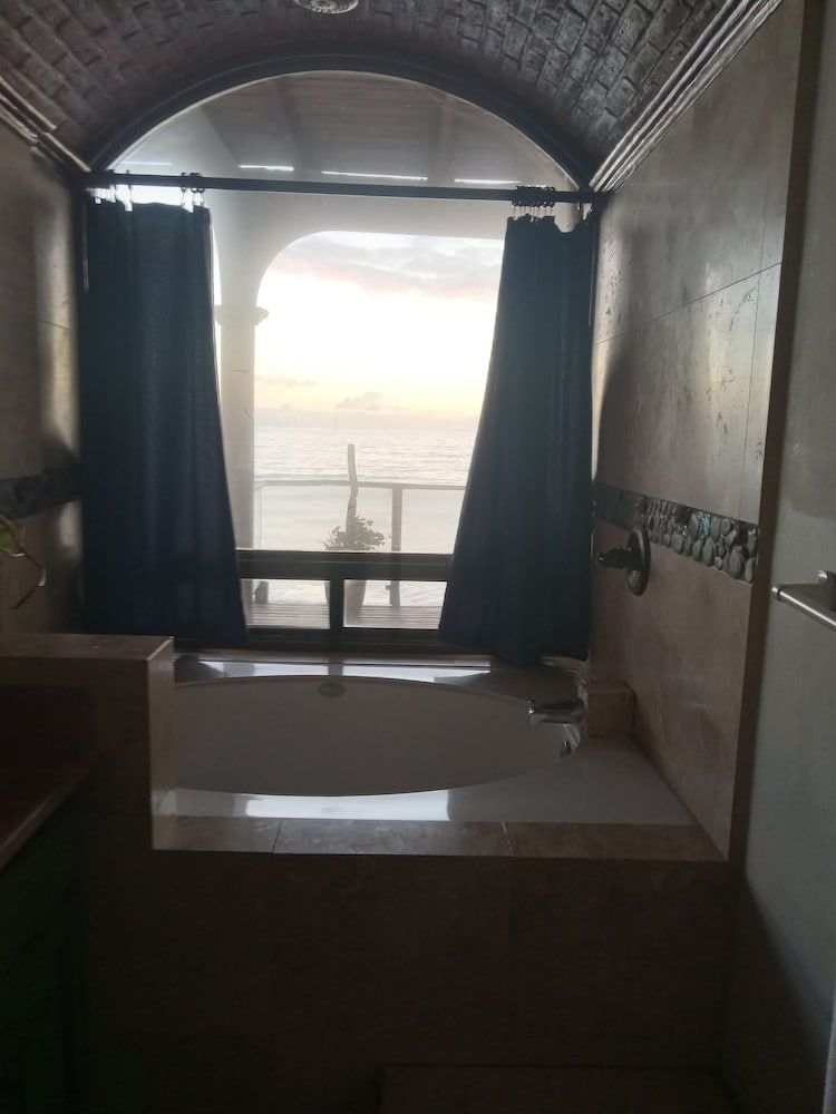 Casa Playa Baja Family Duplex, 2 Bedrooms, Beach View, Poolside 10