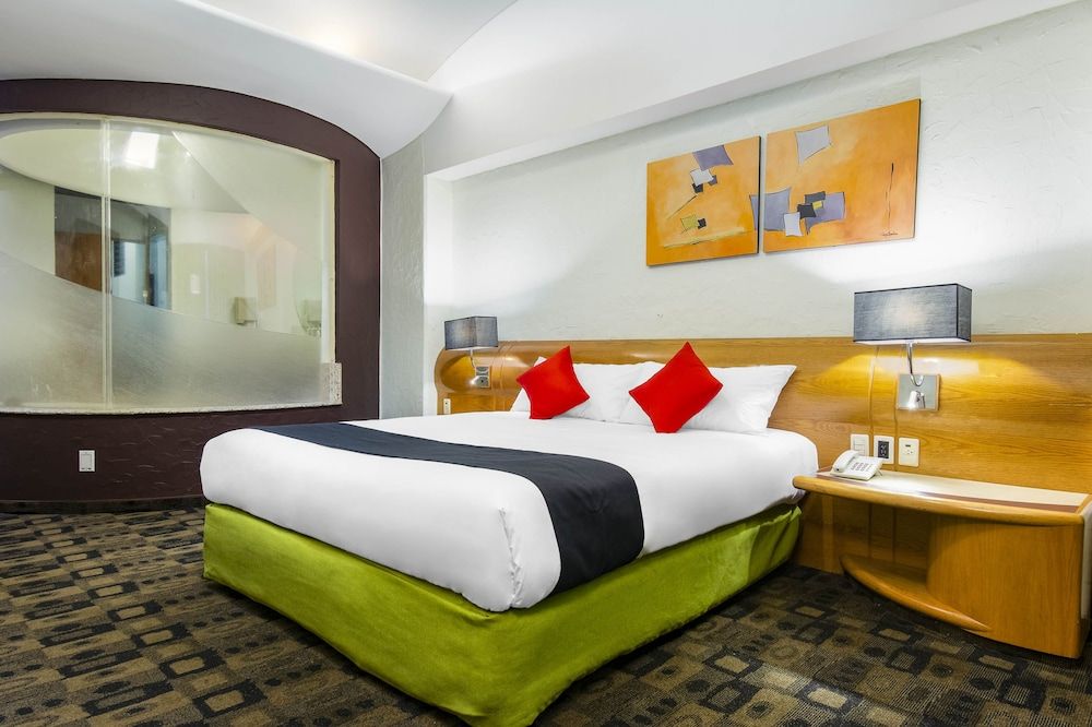 Mandarin Carton Standard Room 3