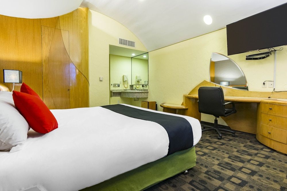 Mandarin Carton Deluxe Double Room 2