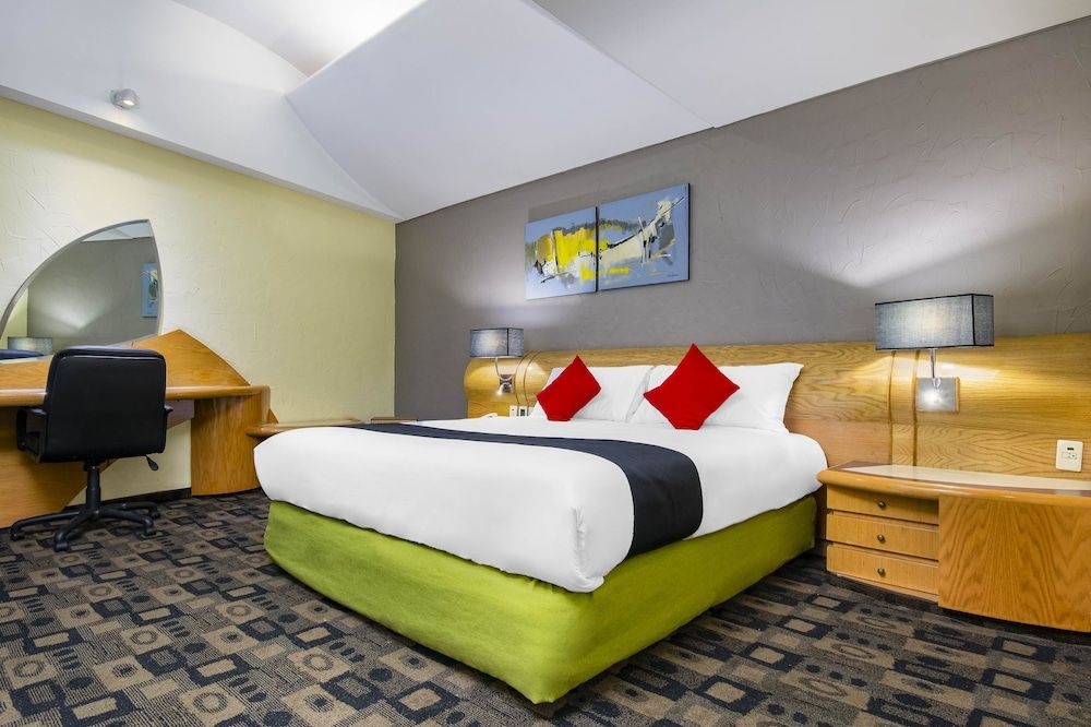 Mandarin Carton Standard Room 4