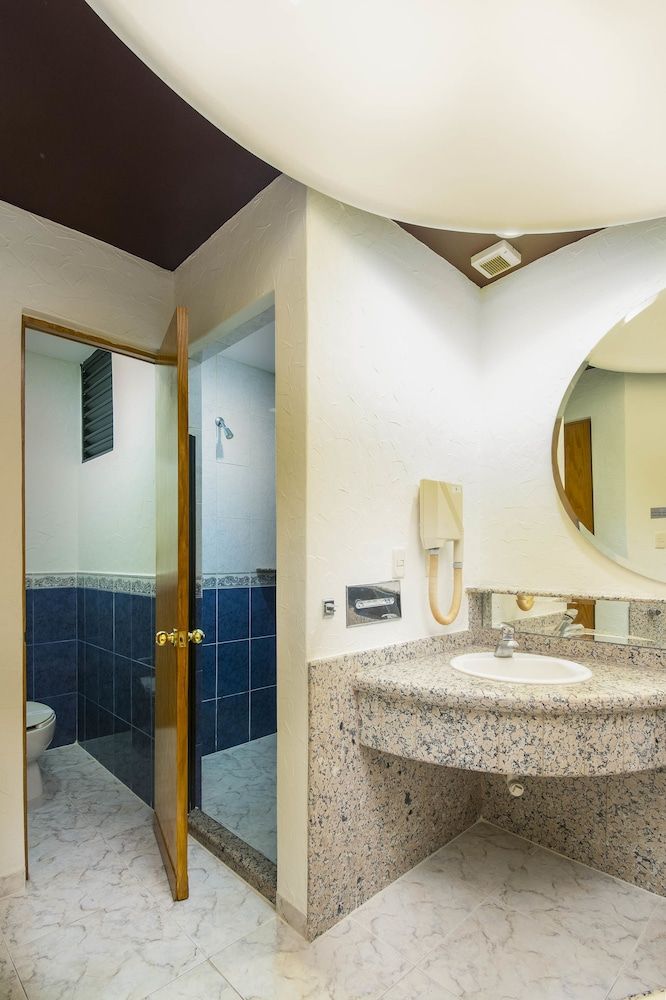 Mandarin Carton Deluxe Room, Jetted Tub 5