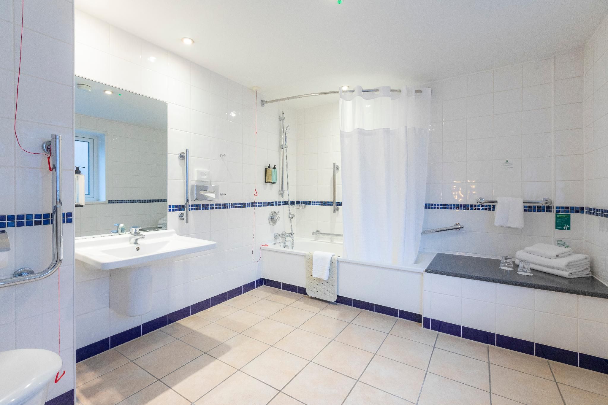 1 Double Standard Accessible Lowered Bath