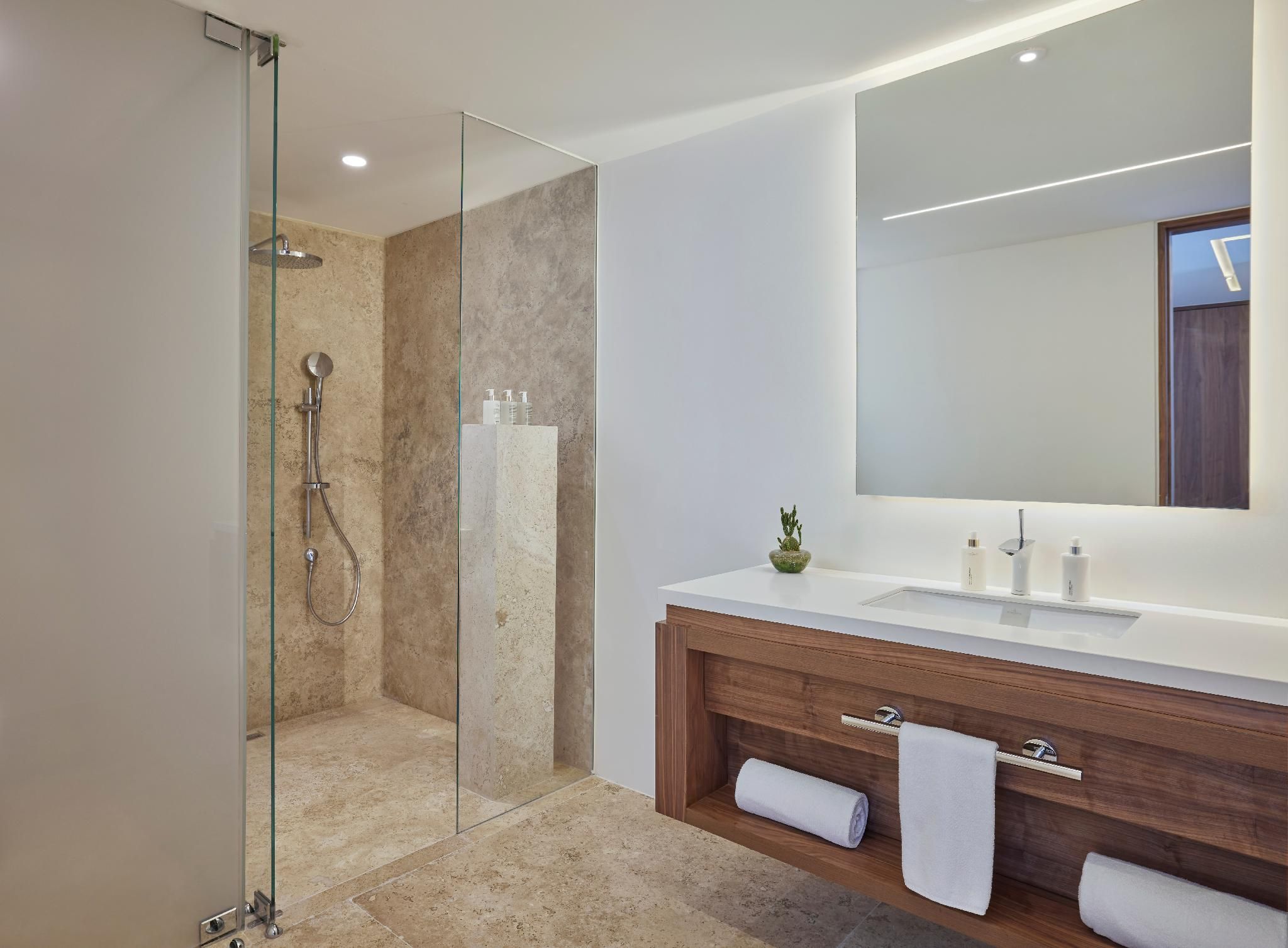 Two Bedroom Ocean Front Ground Level Suite, with Butler Service