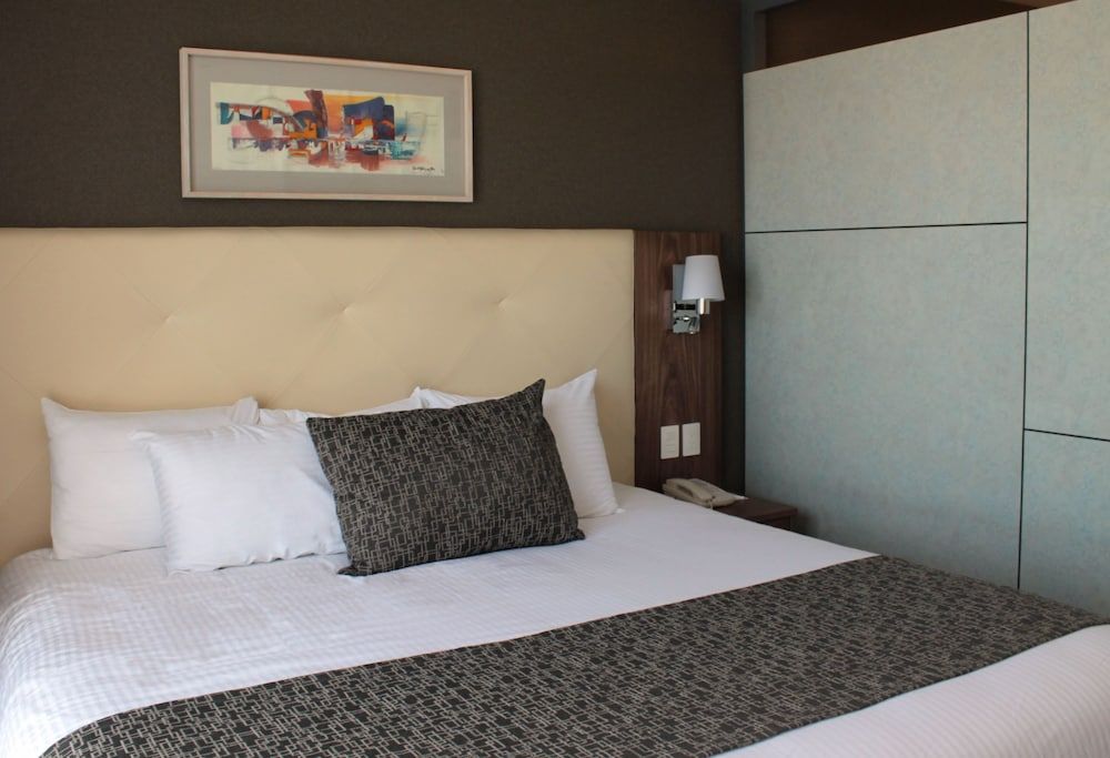 Room (Suite)