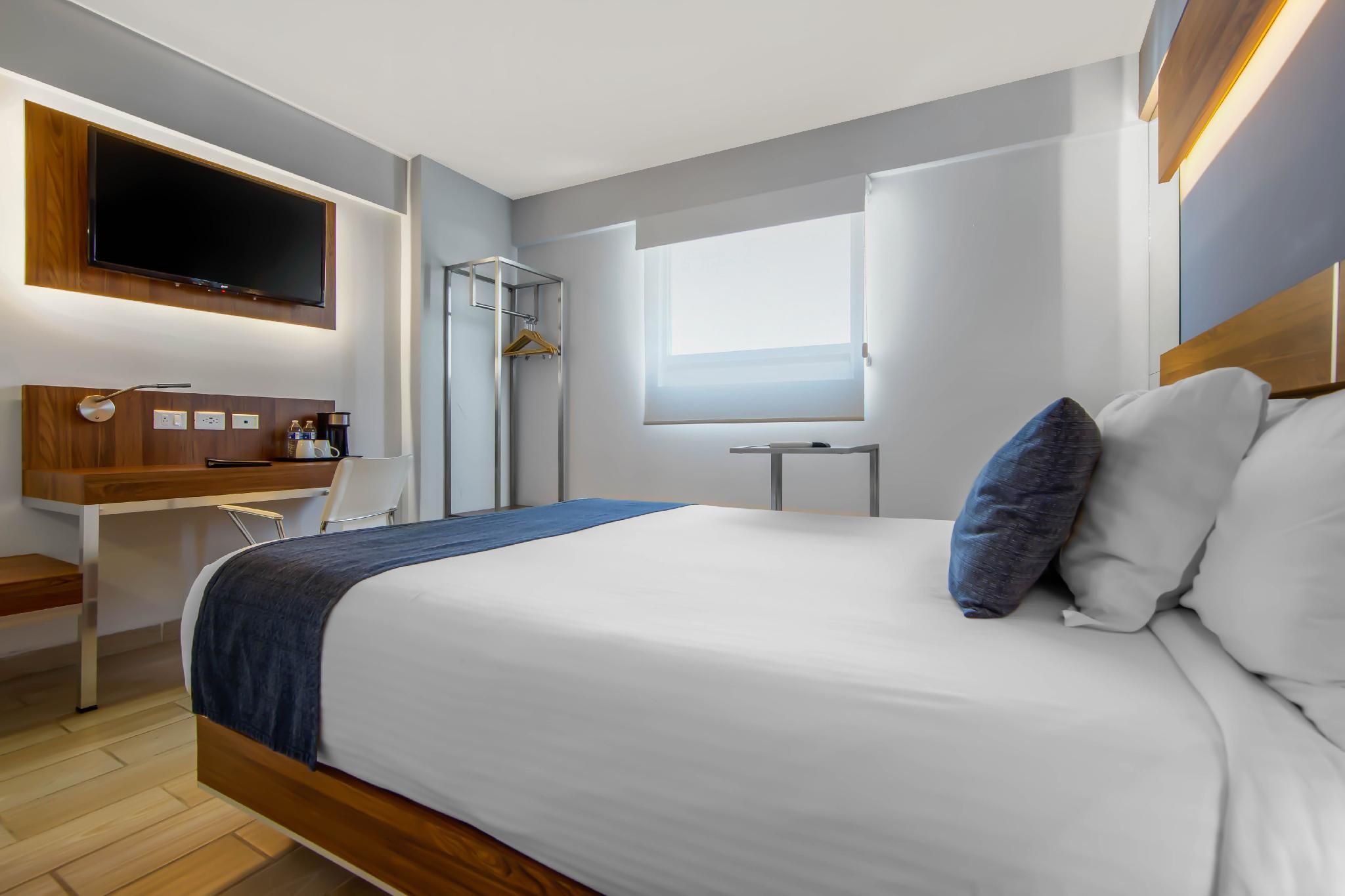 1 Queen Bed, Nonsmoking