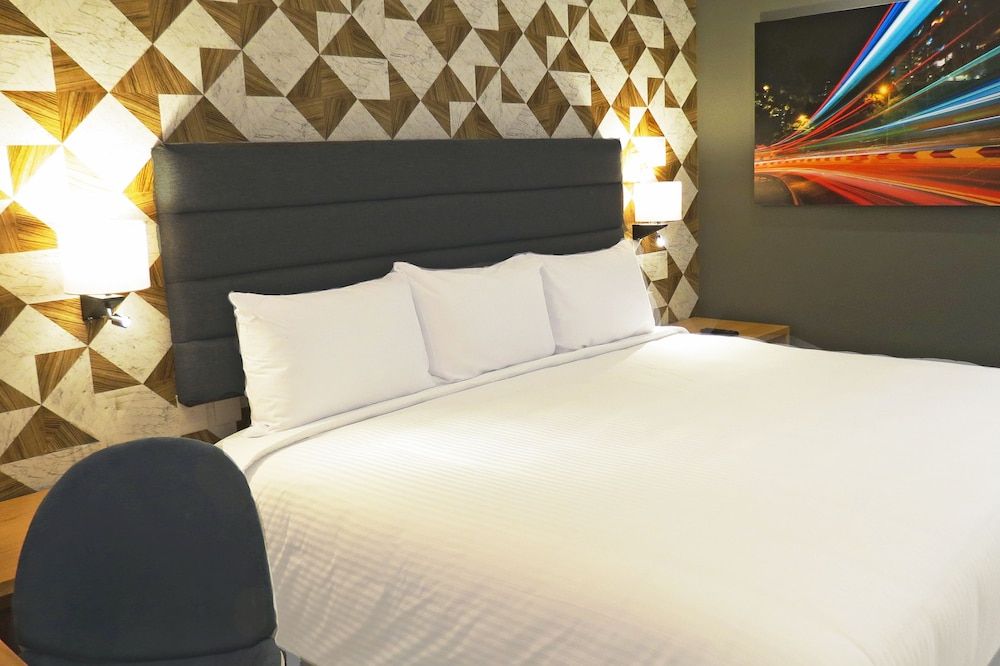 Urbainn Hotel Executive Room, 1 King Bed 2