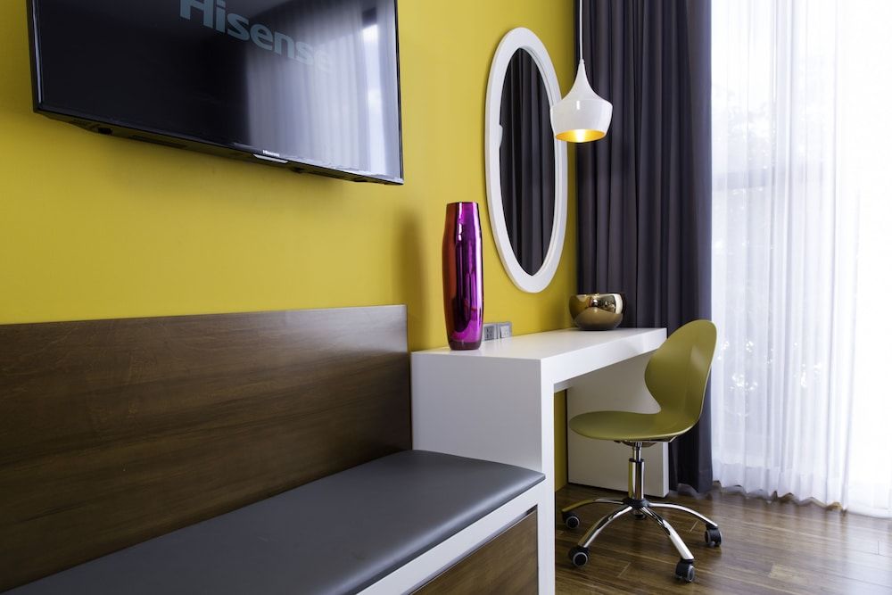 Hotel Love It CAS Consulate Single Double Room 2