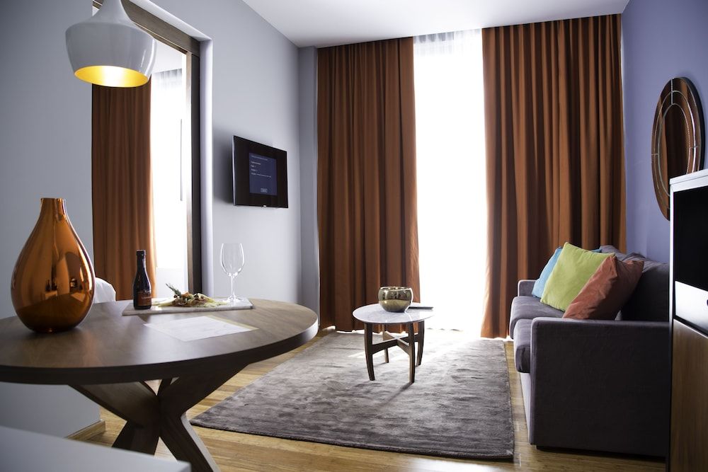 Hotel Love It CAS Consulate Junior Suite 10