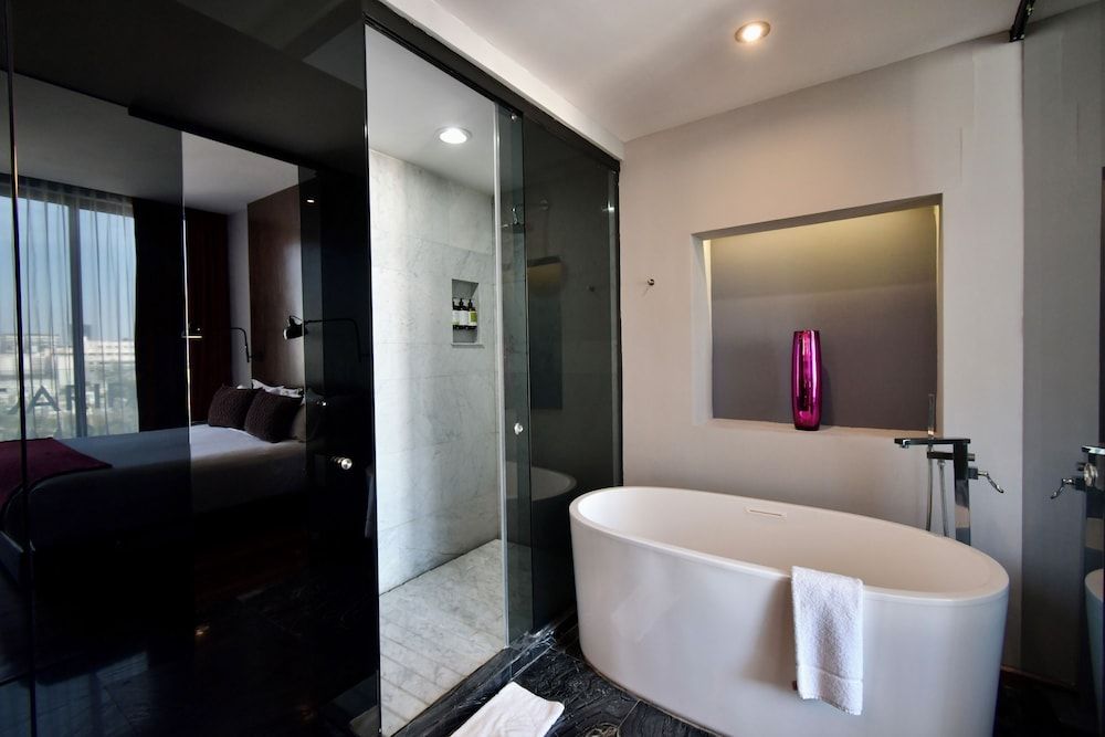 Hotel Love It CAS Consulate Junior Suite 7