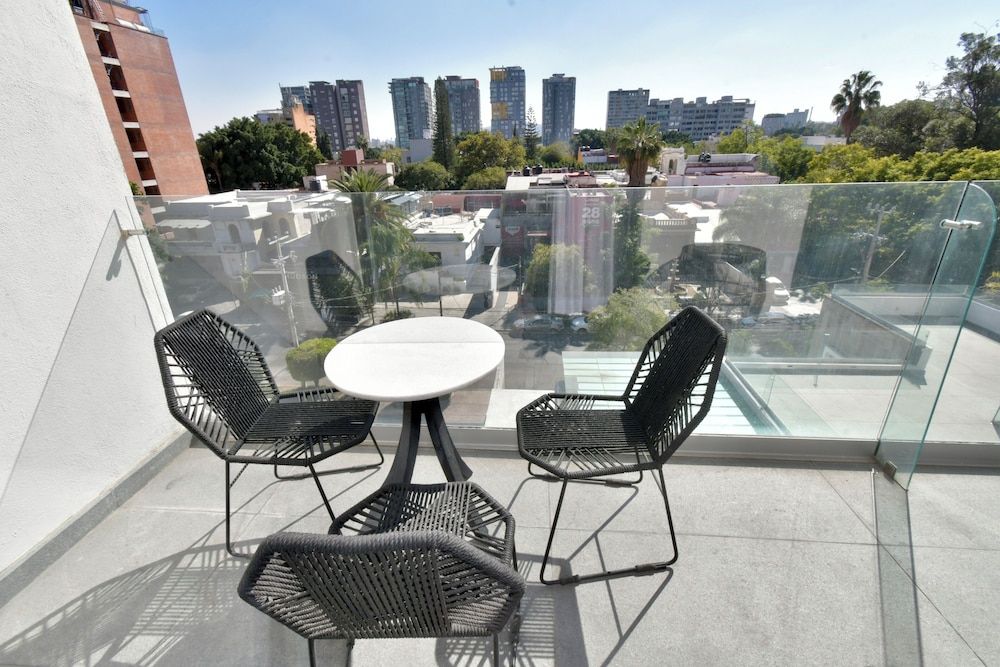 Hotel Love It CAS Consulate Superior Suite 4