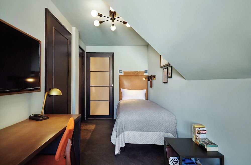 The Hoxton, Amsterdam Economy Twin Room 2