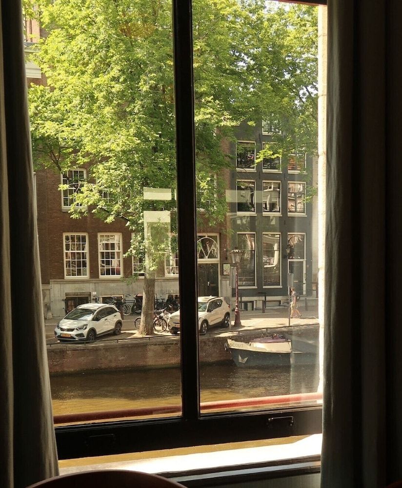 The Hoxton, Amsterdam Cosy with canal view 4