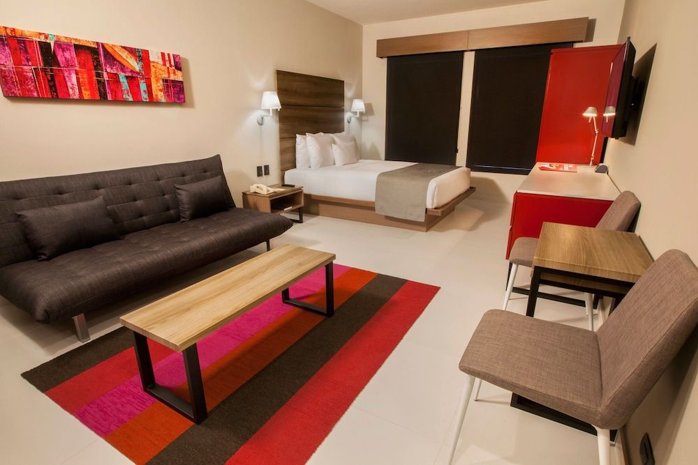 Suite, 1 Queen Bed with Sofa bed