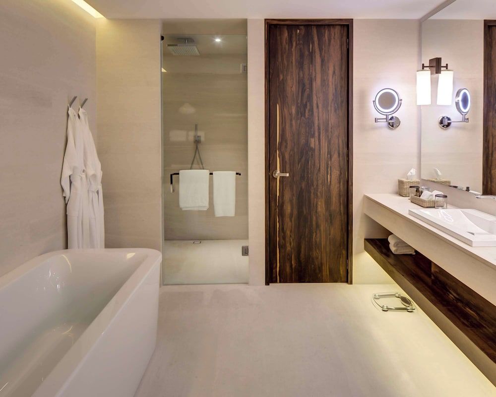 Suite, 1 King Bed (Regency Suite, High Floor)