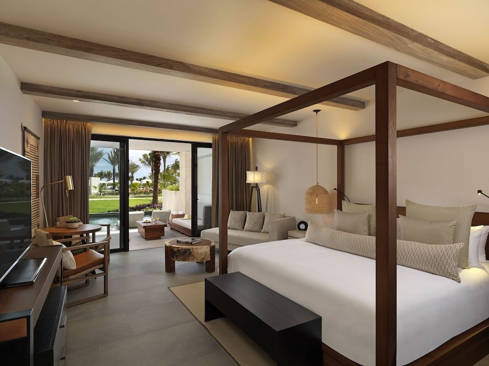 Alcoba Swim-up Pool - King Bed