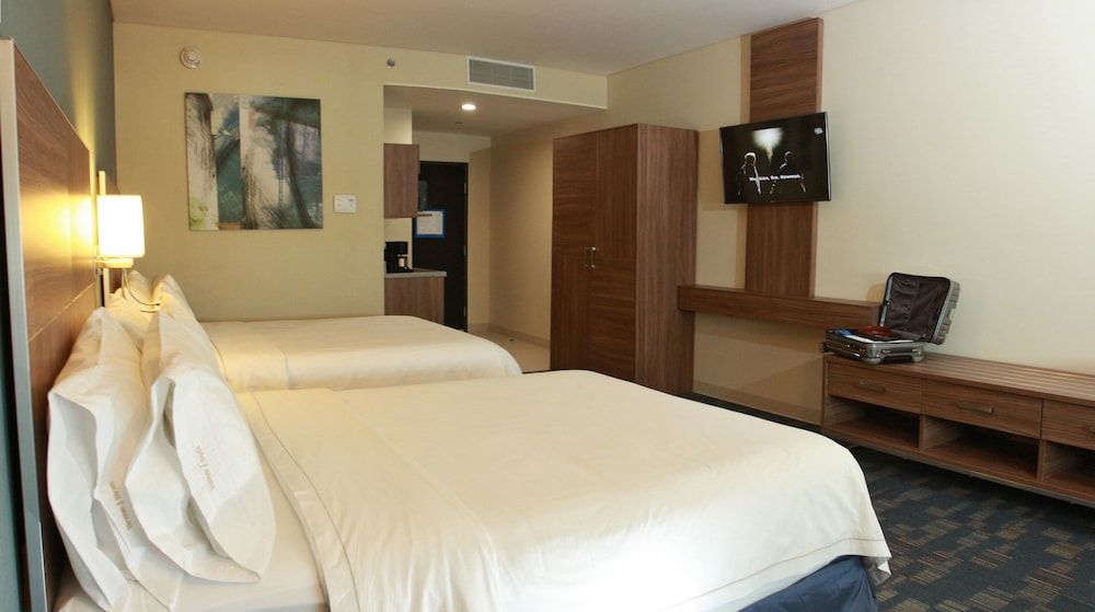 Suite, 2 Queen Beds