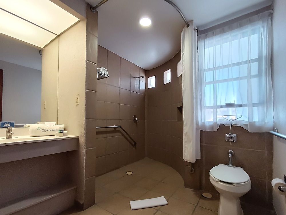 Hotel Panamerican Standard Room, 1 Double Bed, Mobility Accessible 4