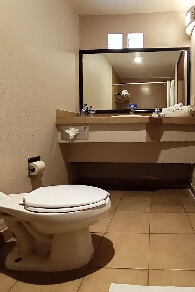 Hotel Panamerican Standard Room, 1 Queen Bed, Non Smoking 2