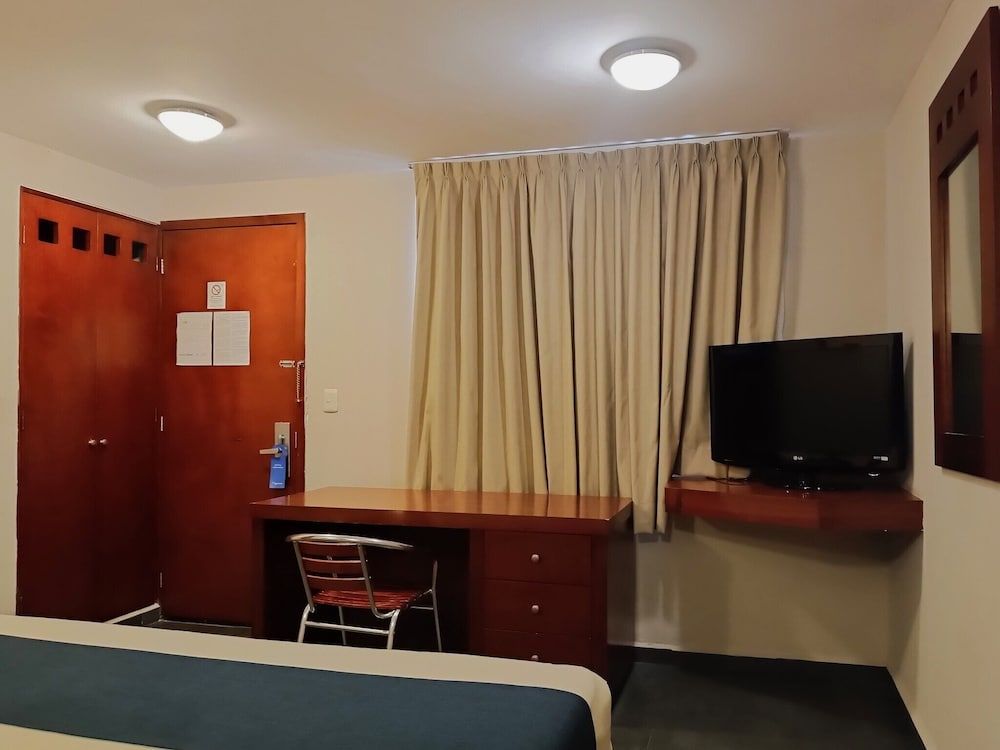 Hotel Panamerican Standard Room, 1 Queen Bed, Non Smoking 3