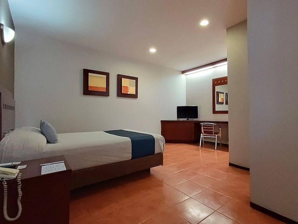 Hotel Panamerican Standard Room, 1 Double Bed, Mobility Accessible 3