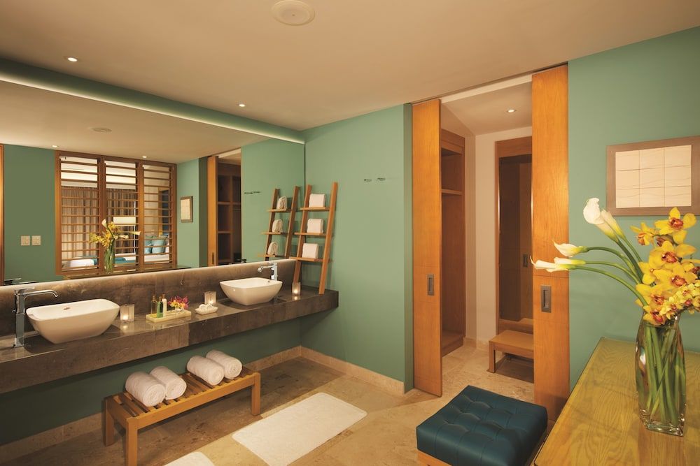 Dreams Playa Mujeres Golf & Spa Resort - All Inclusive Preferred Club Master Suite Ocean View - 2 Queen Beds 4