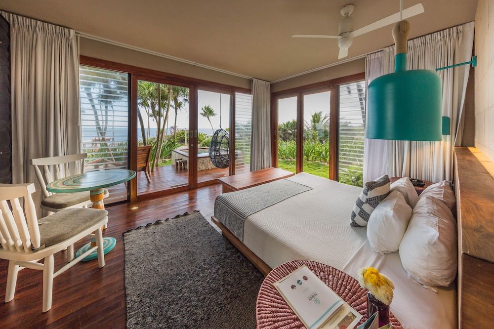Sea view room with refreshing plunge pool